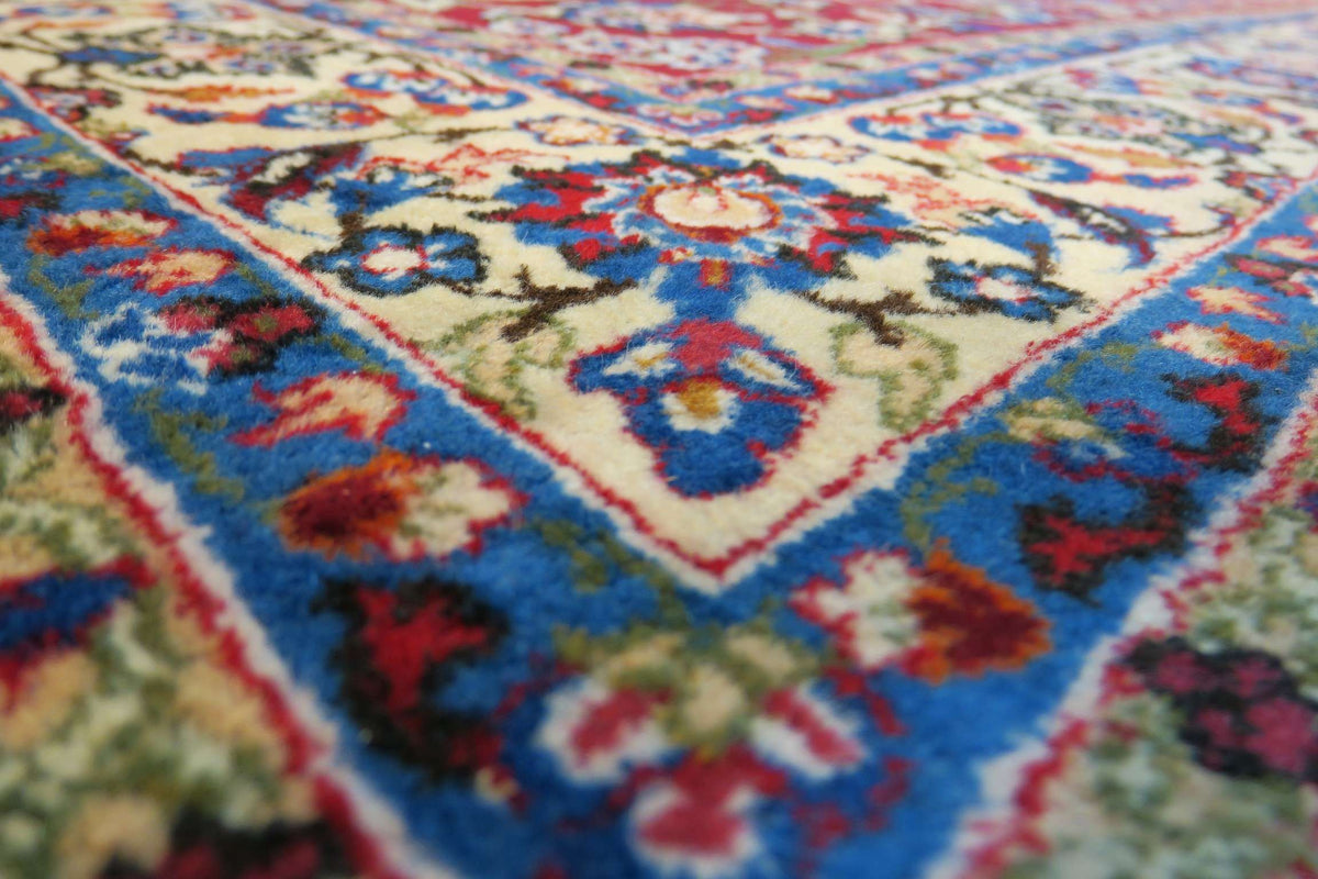 6' 7" x 10' 0" Persian Yaazd Rug image 6