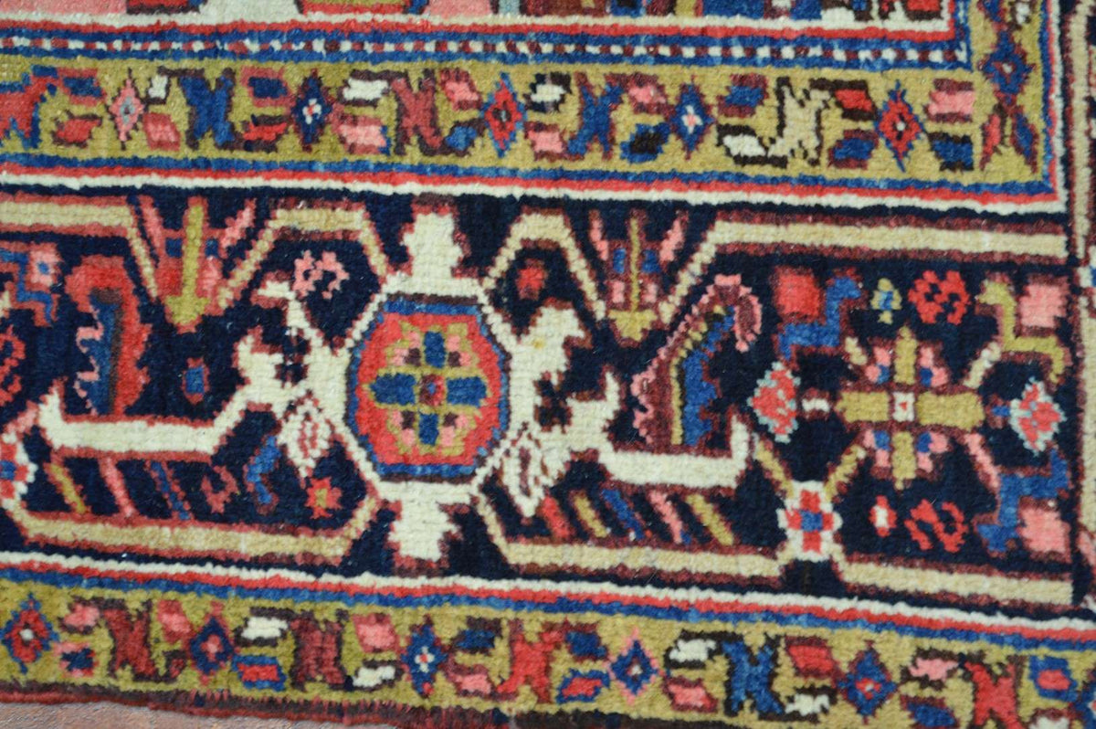 7' 1" x 9' 1" Persian Heriz Rug image 7