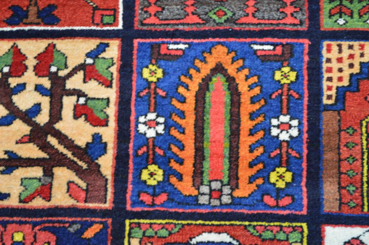 7' 0" x 10' 5" Vintage Bakhtiari Rug image 8