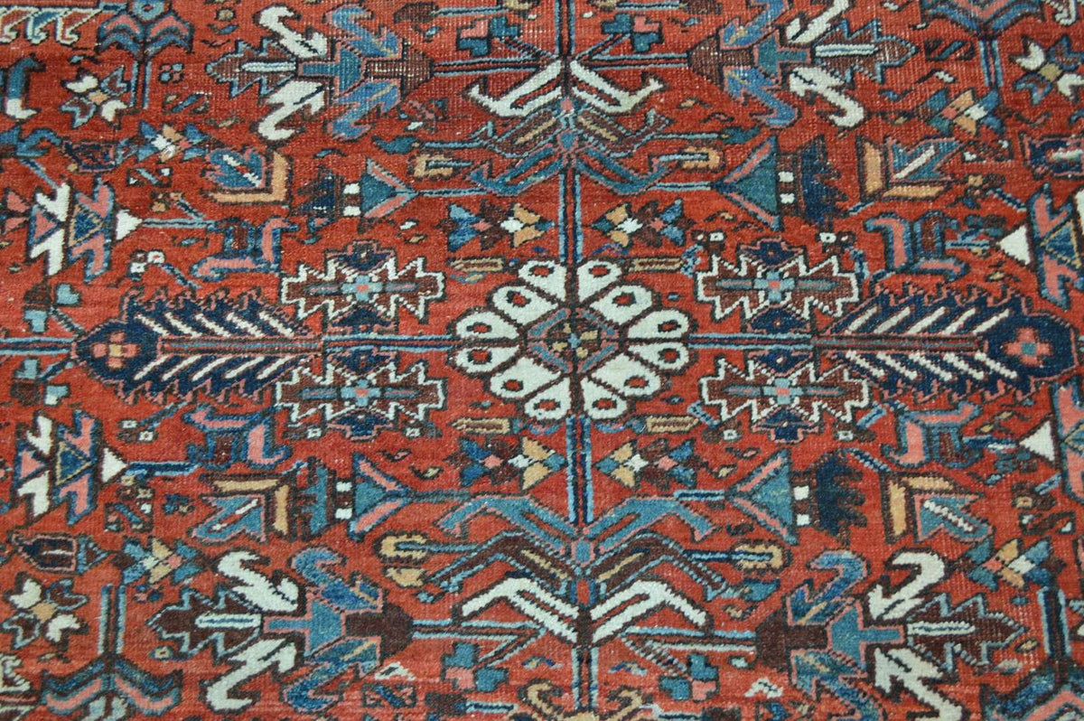 7' 8" x 10' 0" Persian Heriz Rug image 9