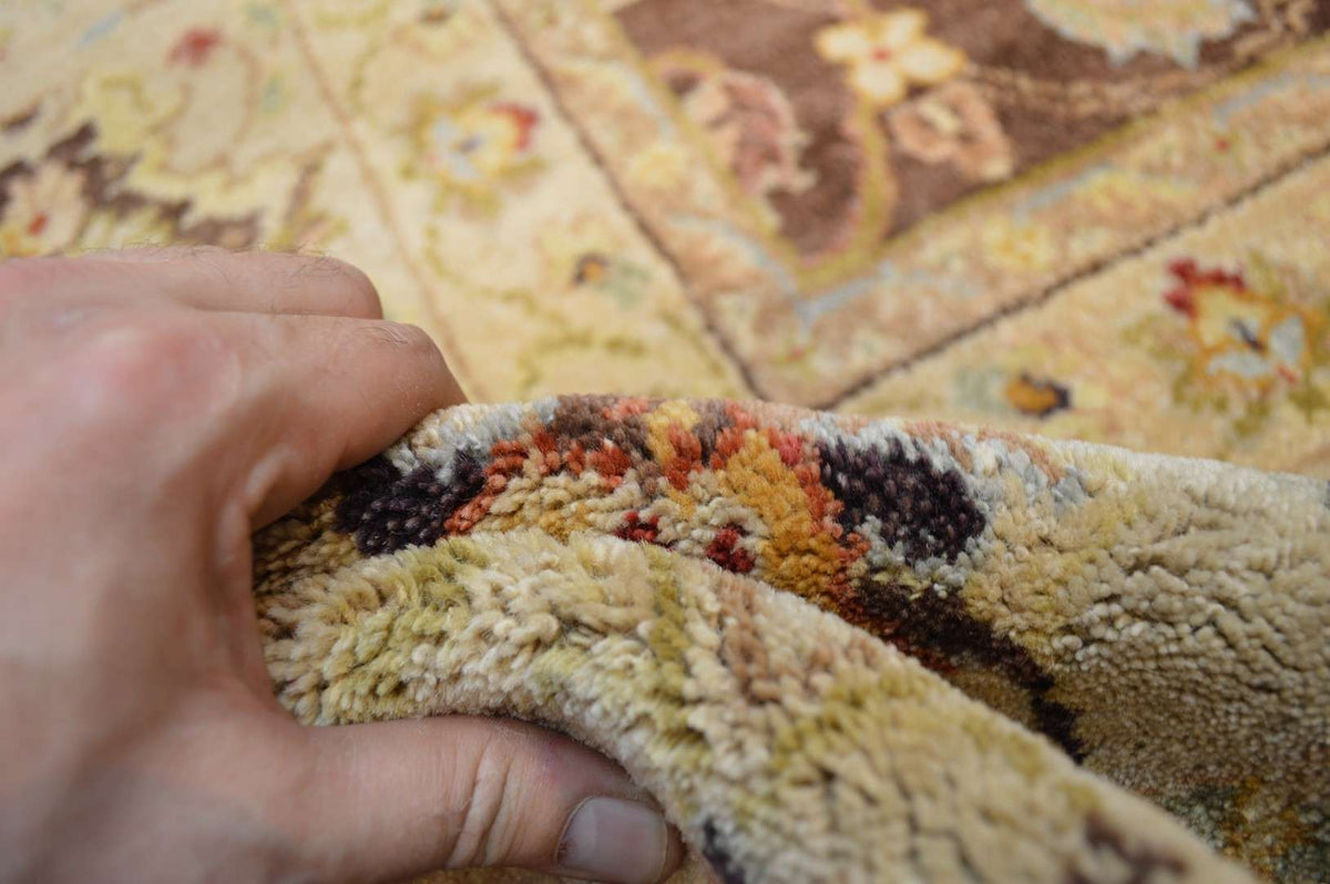 8' 1" x 10' 0" India Sultanabad Rug image 11