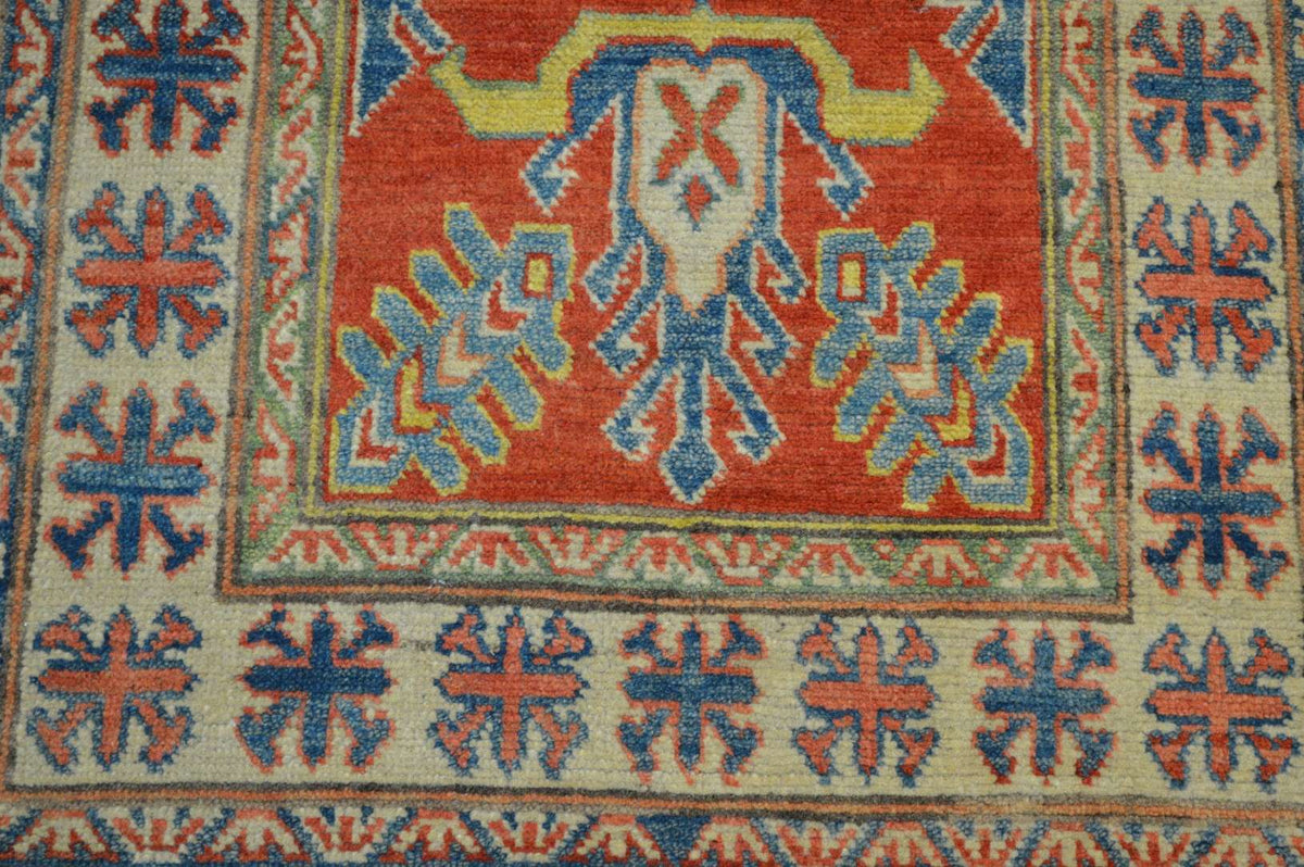 2' 6" x 4' 5" Pakistan Kazak Rug image 3