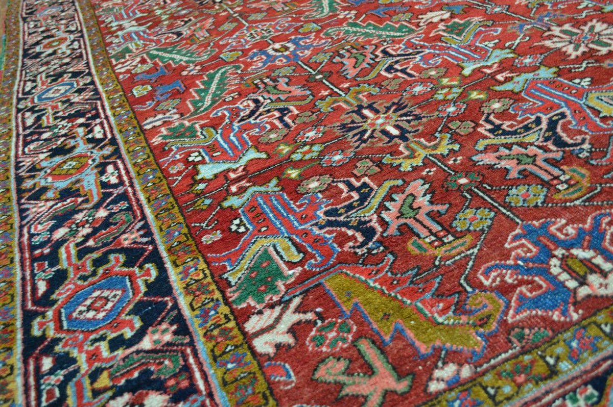 7' 7" x 10' 3" Persian Heriz Rug image 3