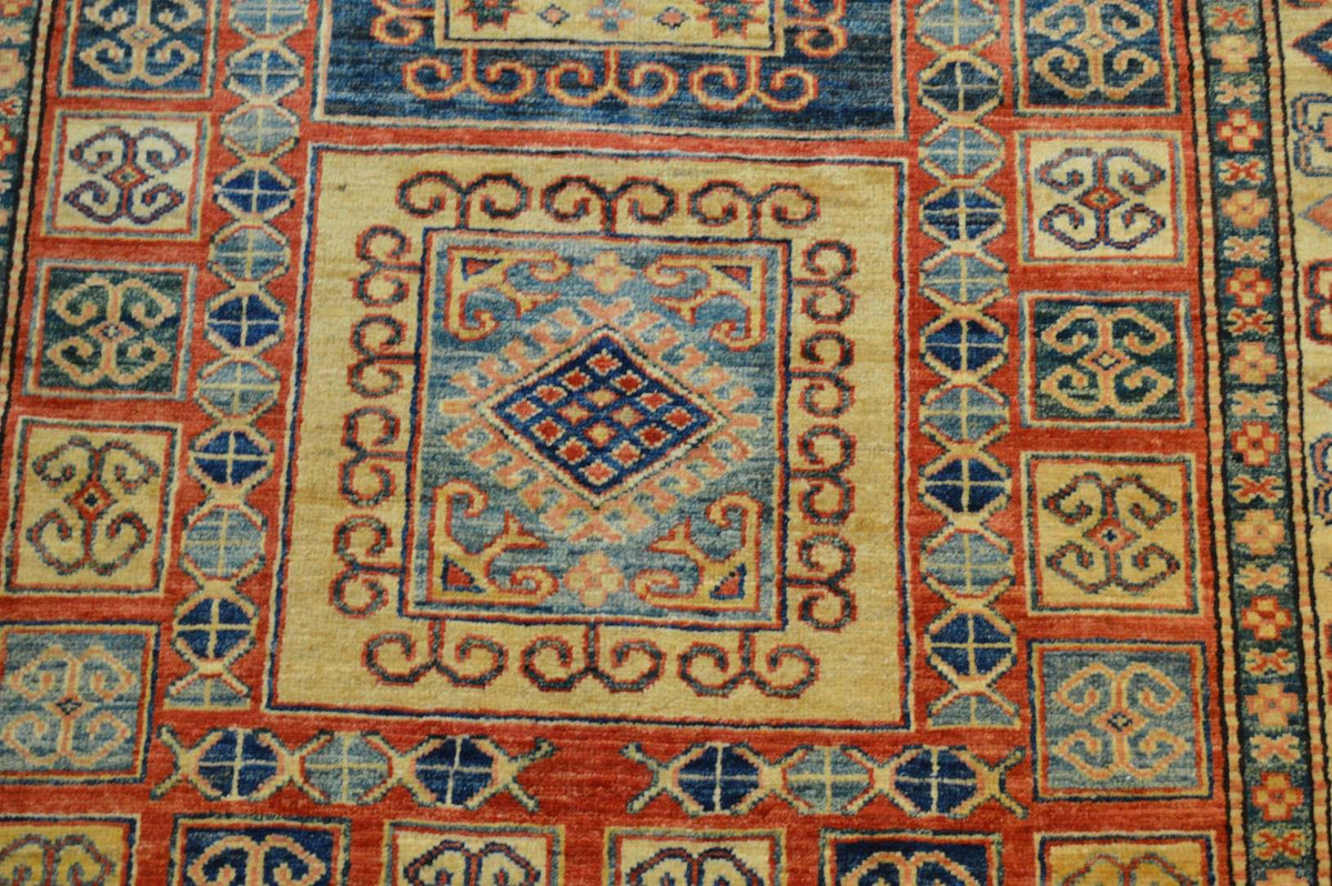 4' 1" x 6' 3" Pakistan Kazak Rug image 7