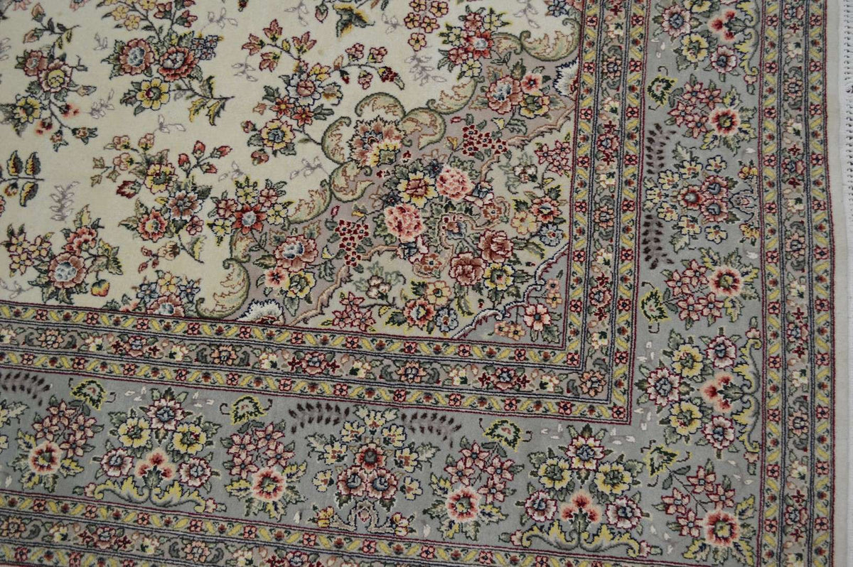 7' 8" x 10' 5" India Tabriz Rug image 10