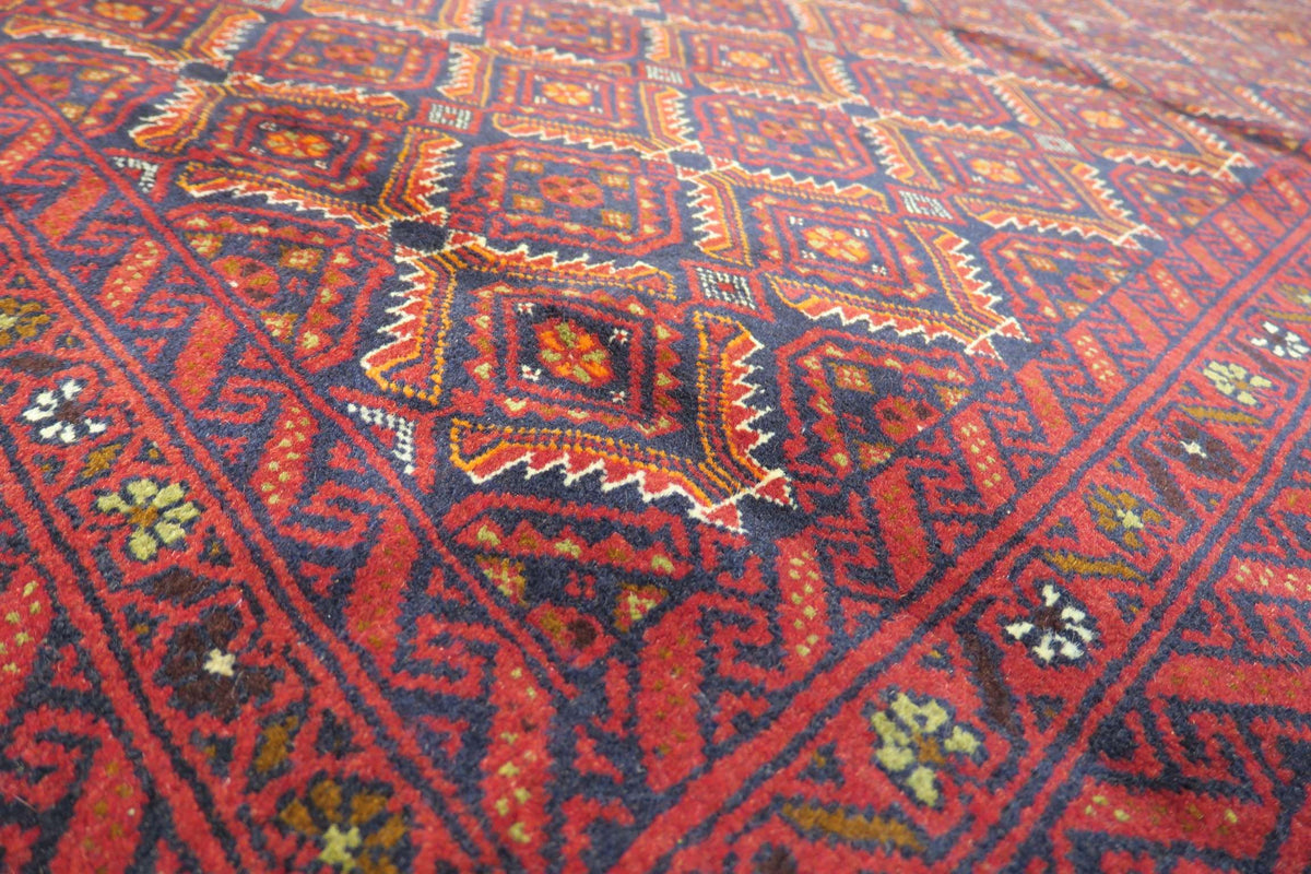 2' 9" x 5' 6" Persian Baluch Rug image 6