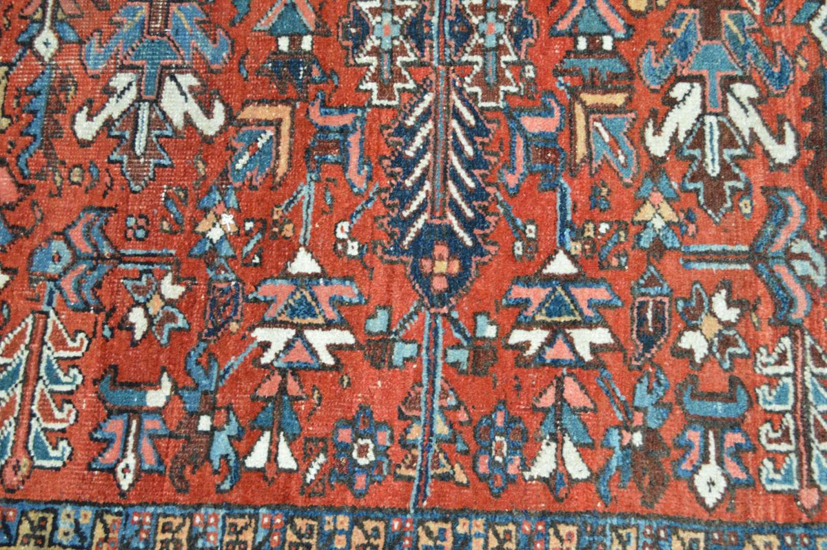 7' 8" x 10' 0" Persian Heriz Rug image 6