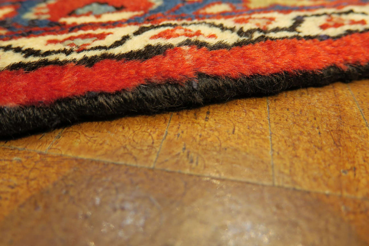 1' 7" x 3' 4" Persian Sarouk Rug