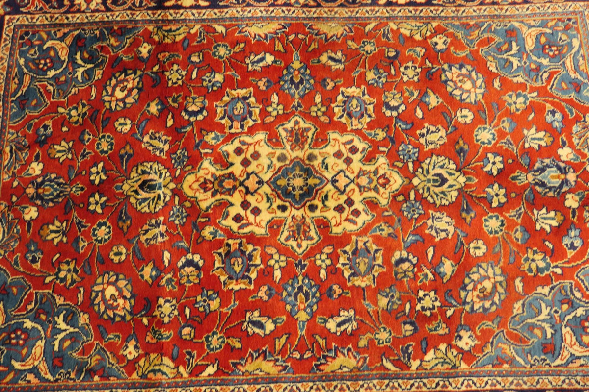 3' 4" x 5' 1" Persian Sarouk Rug