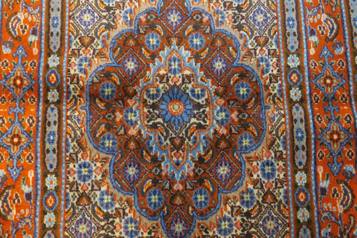 2'6'' x 6'3'' Persian Moud Runner