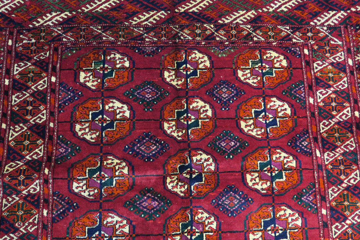 4' 9" x 3' 5" Persian Turkeman Rug