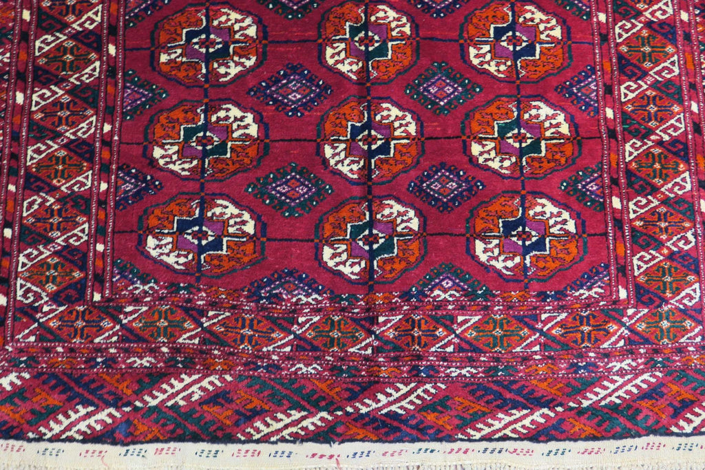 4' 9" x 3' 5" Persian Turkeman Rug