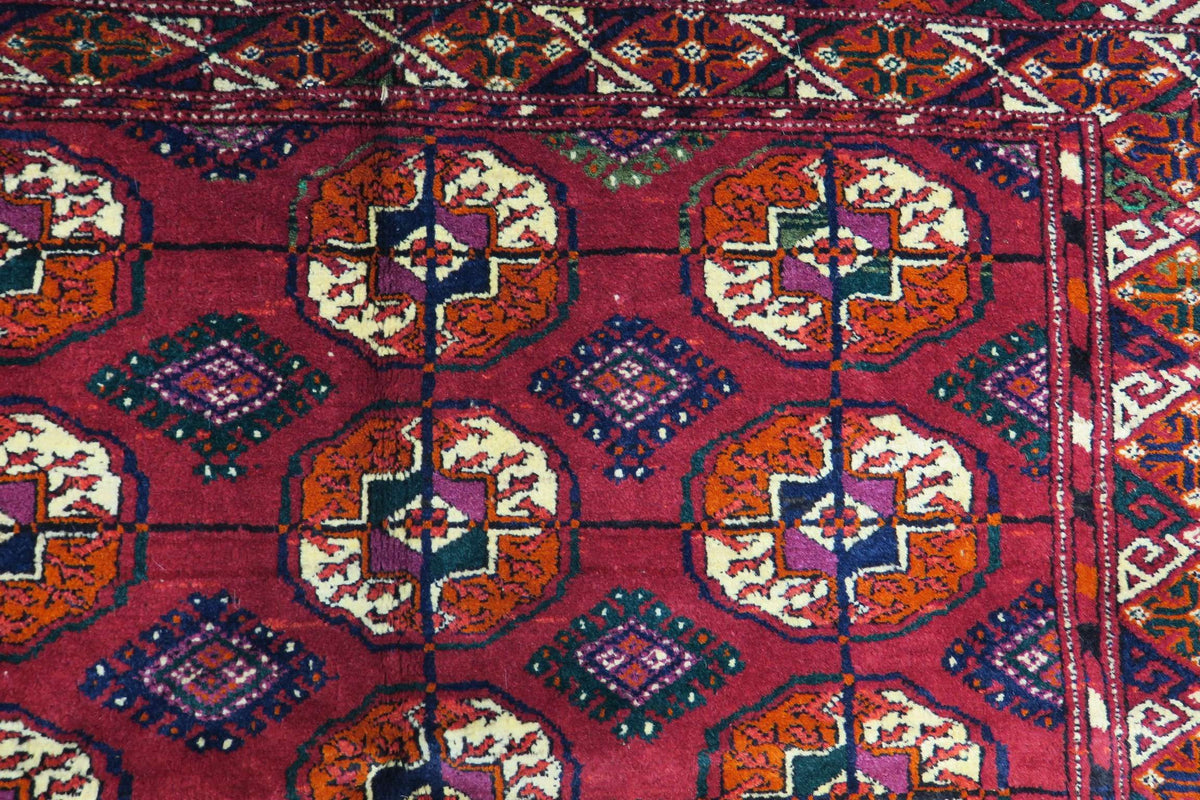 4' 9" x 3' 5" Persian Turkeman Rug