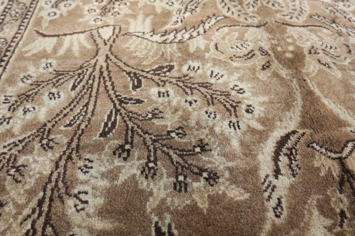 3' 5" x 5' 4" Persian Qoumsheh Rug
