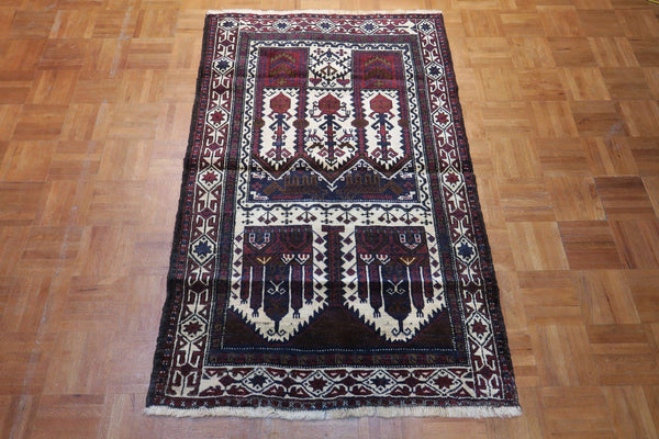2' 9" x 4' 6" Persian Baluch Rug