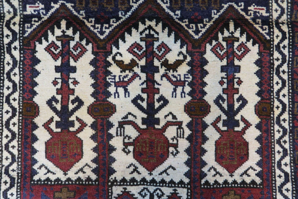 2'9'' x 4'6'' Persian Baluch Rug