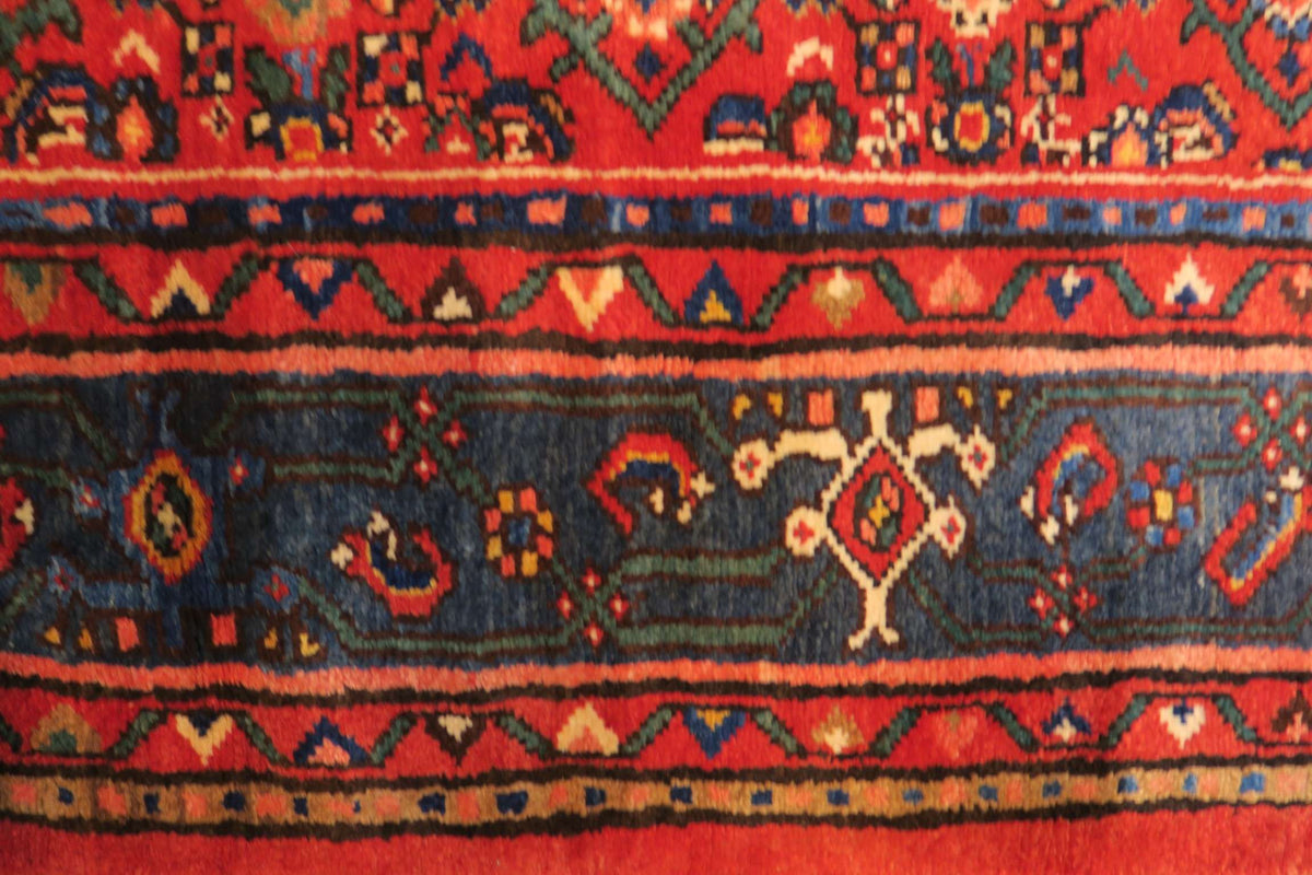 6' 9" x 10' 3" Persian Hamadan Rug