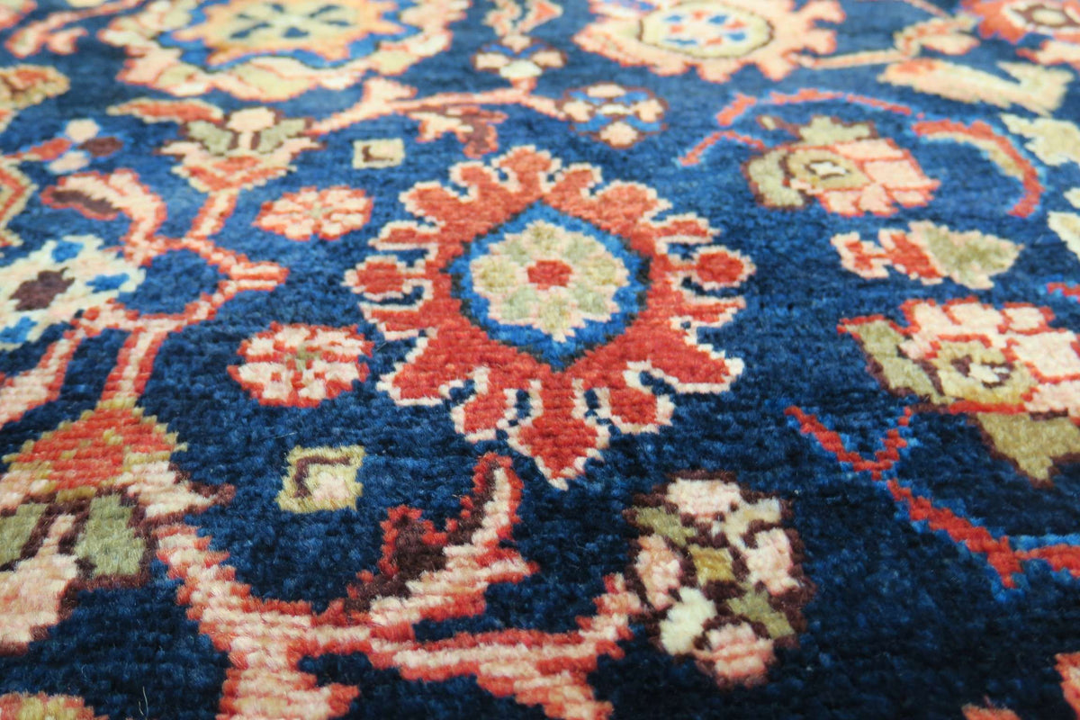 6' 9" x 9' 9" Persian Hamadan Rug