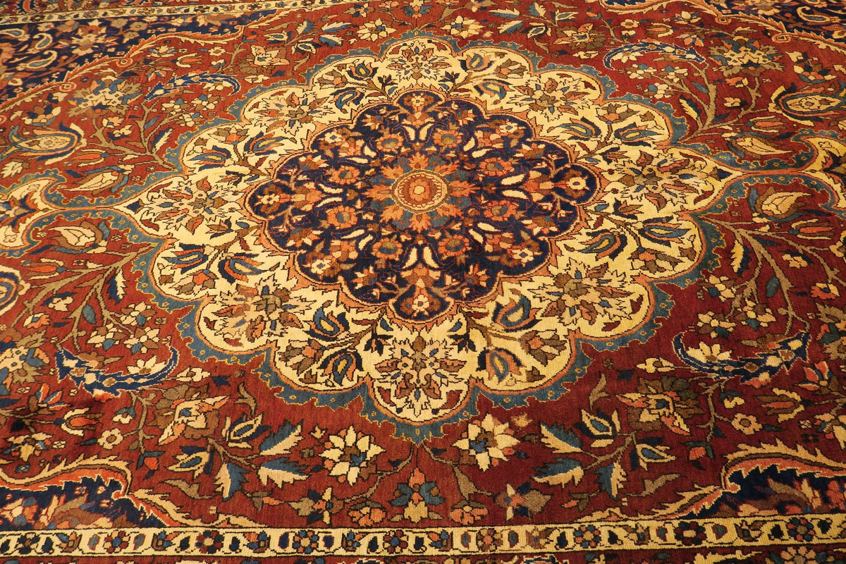 6' 9" x 11' 1" Persian Bakhtiar Rug