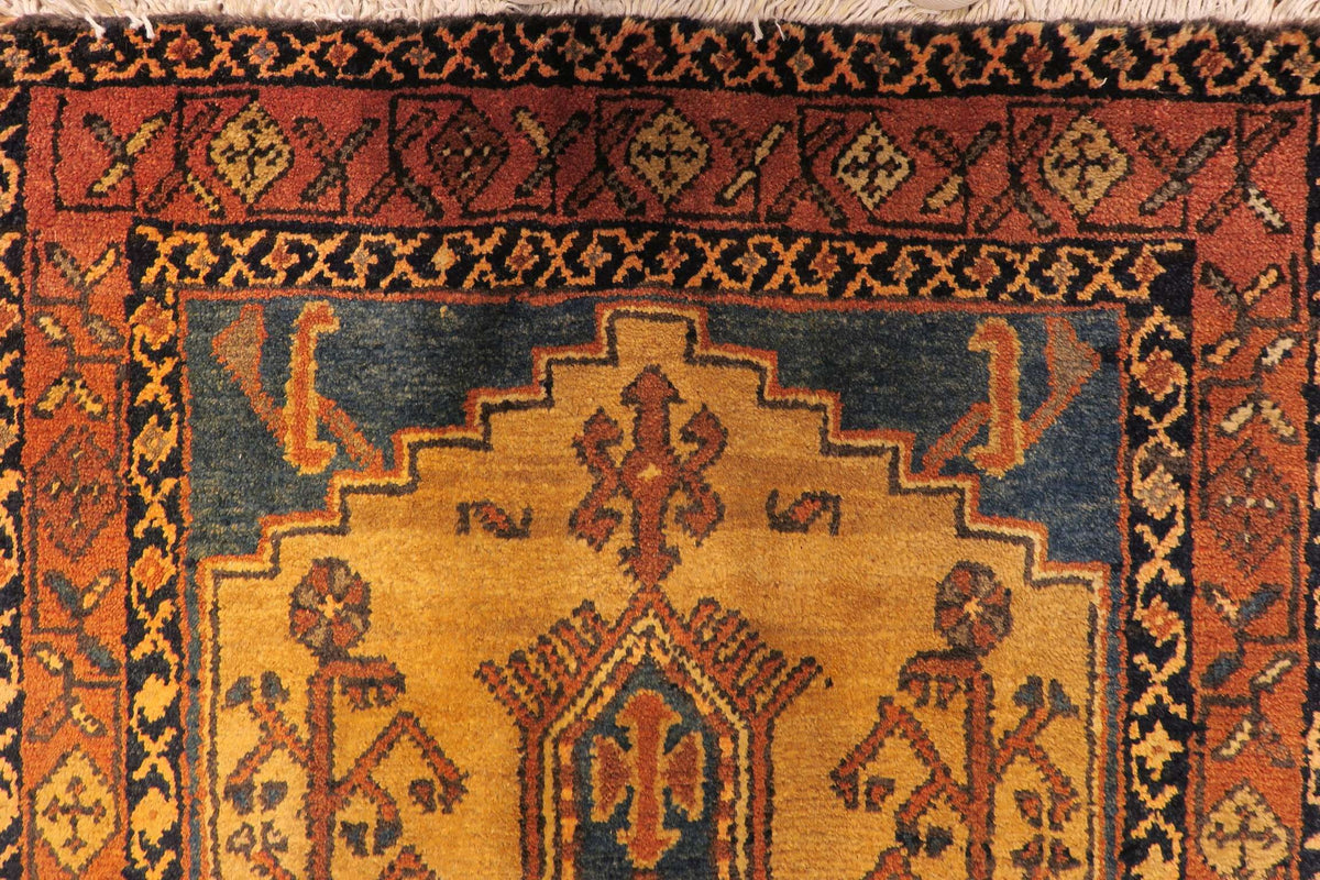2'8'' x 14'7'' Persian Ardabil Runner