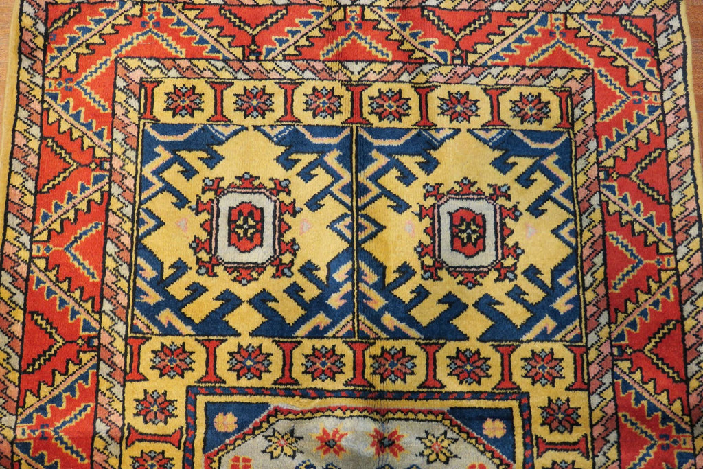 2' 9" x 5' 3" Persian Ardabil Rug