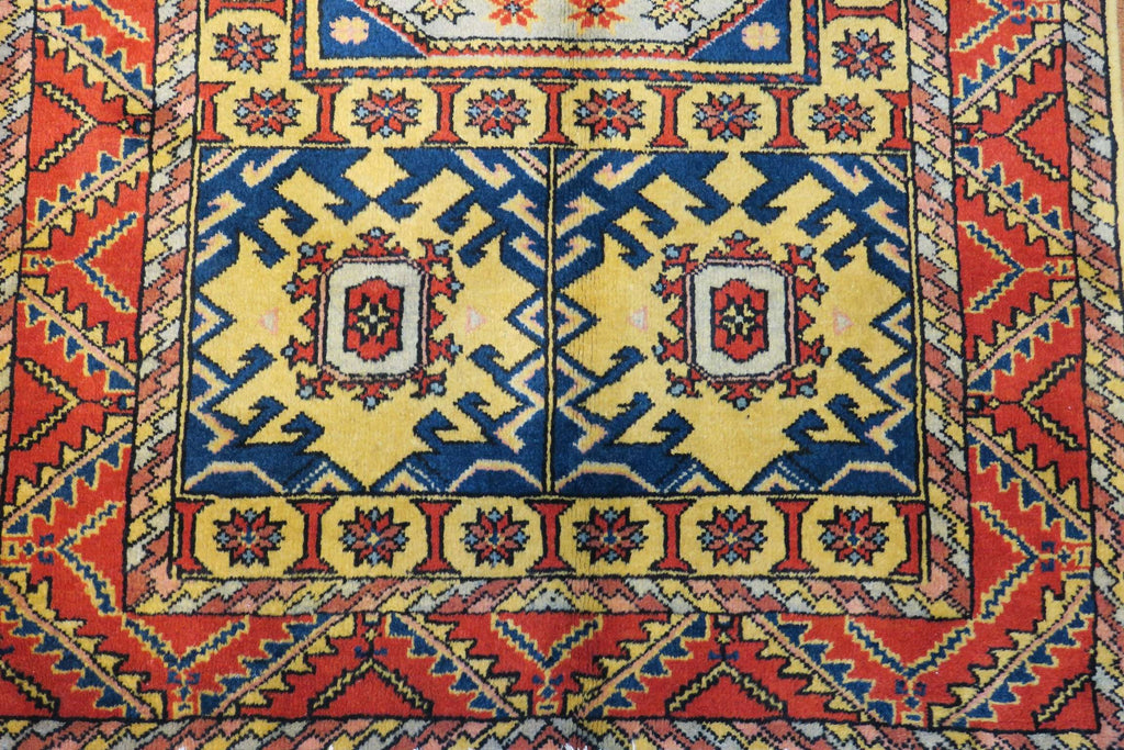 2' 9" x 5' 3" Persian Ardabil Rug