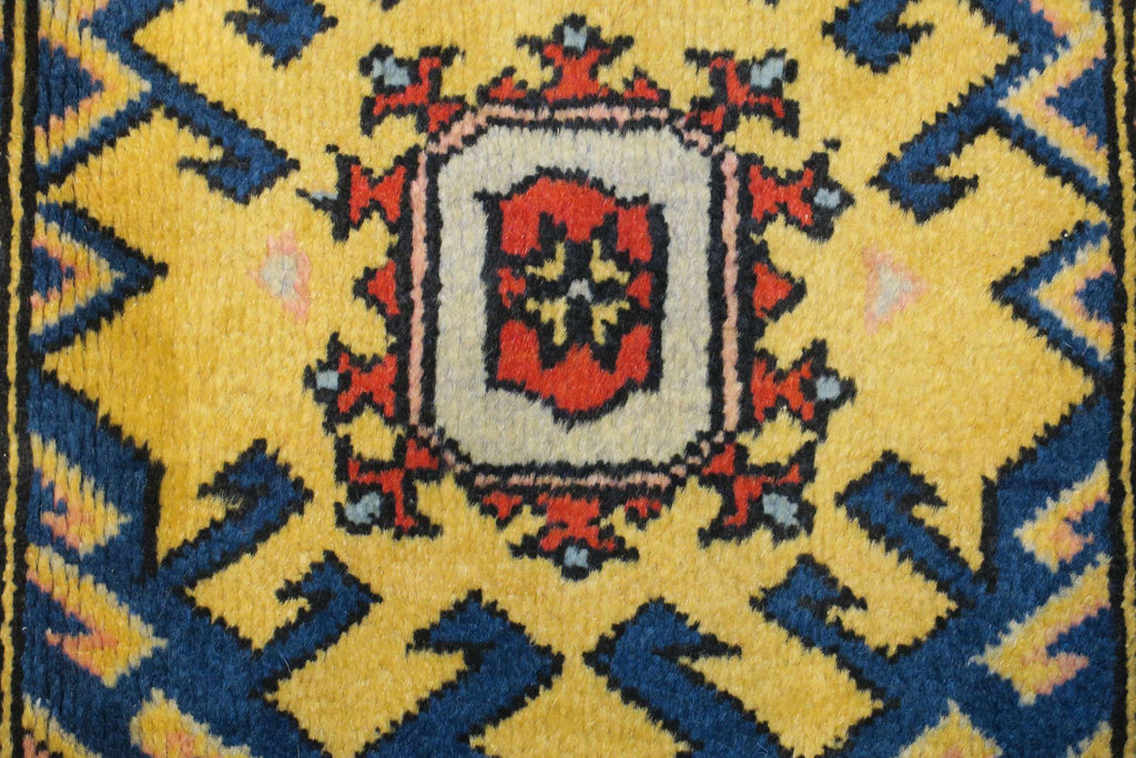2' 9" x 5' 3" Persian Ardabil Rug