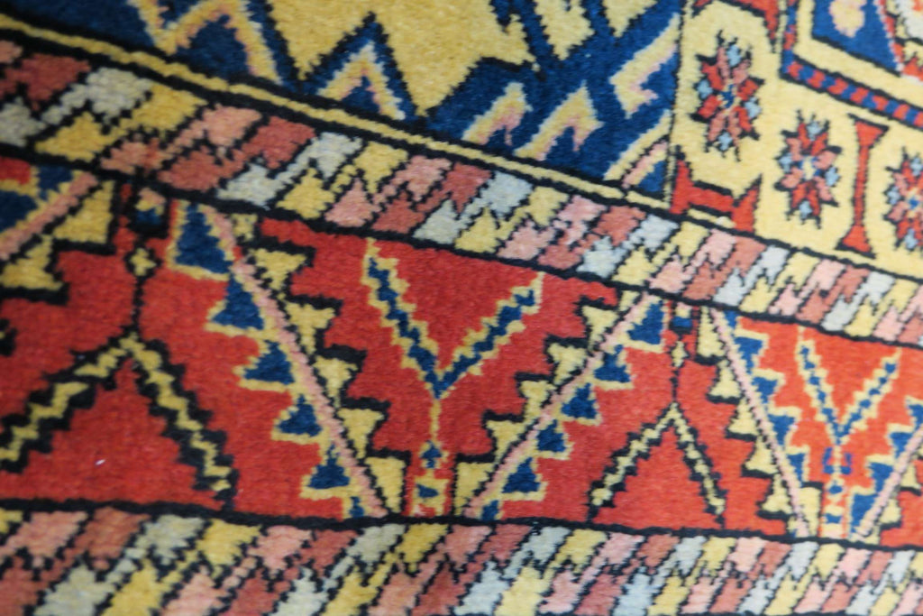 2' 9" x 5' 3" Persian Ardabil Rug