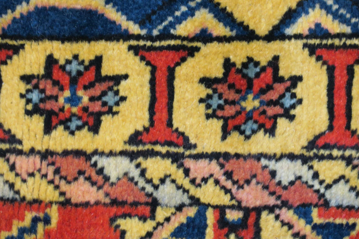 2' 9" x 5' 3" Persian Ardabil Rug
