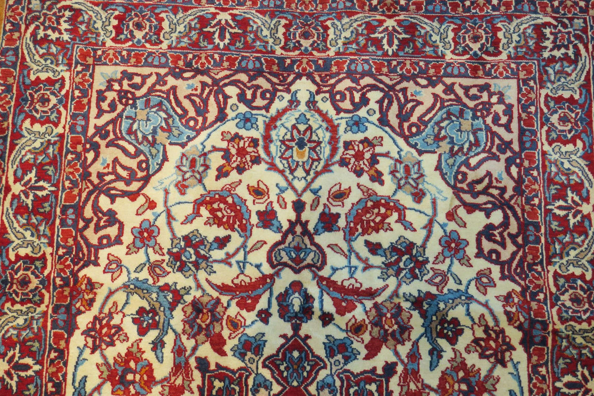 3' 4" x 5' 3" Persian Najafabad Rug