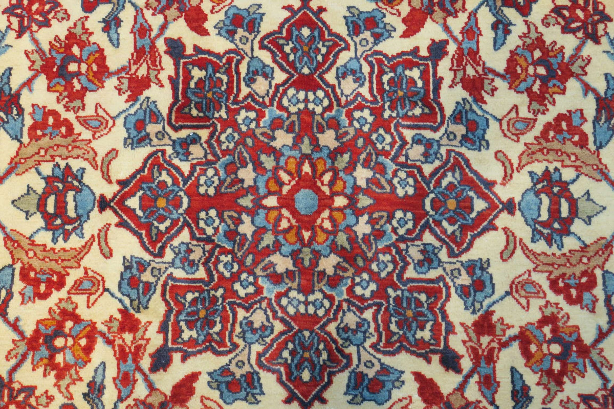 3' 4" x 5' 3" Persian Najafabad Rug