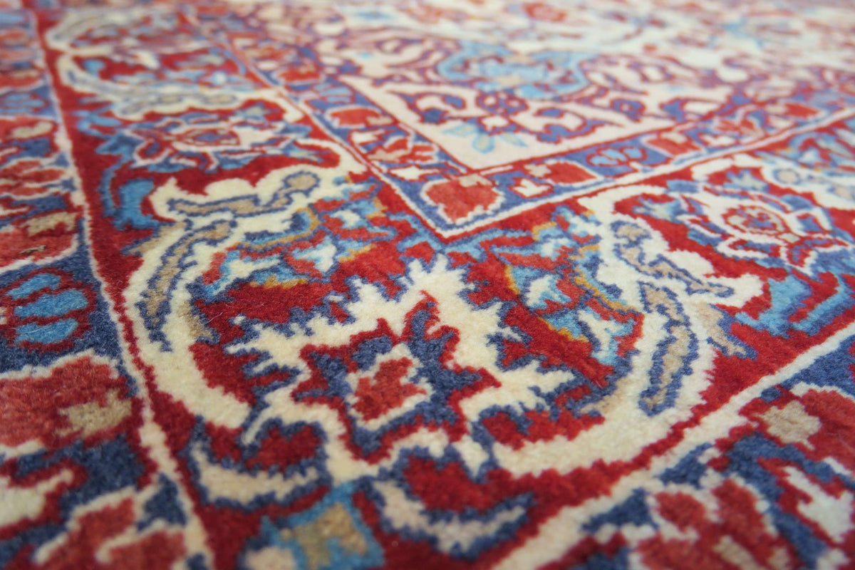 3' 4" x 5' 3" Persian Najafabad Rug