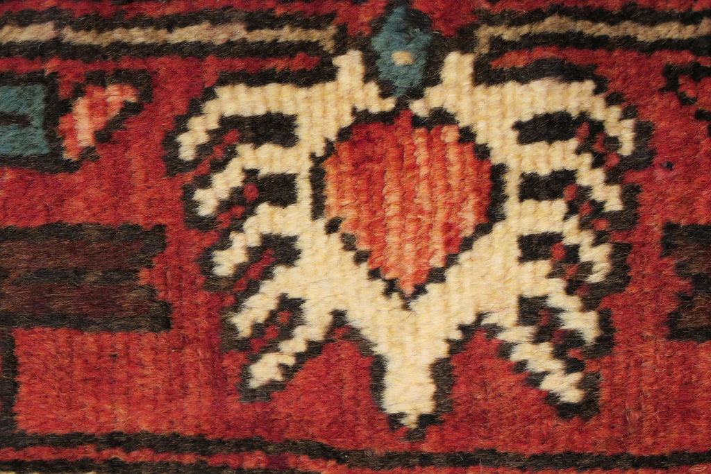 2' 7" x 4' 3" Persian Hamadan Rug