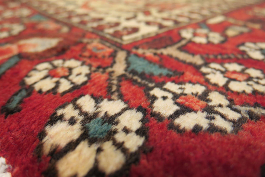 2' 7" x 4' 3" Persian Hamadan Rug