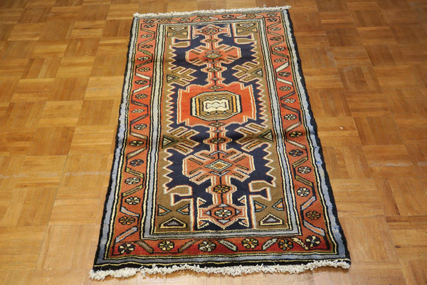 2' 4" x 4' 5" Persian Hamadan Rug