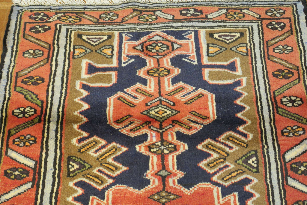 2' 4" x 4' 5" Persian Hamadan Rug
