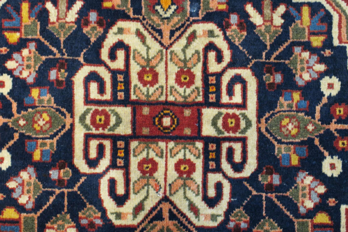3'1'' x 4'7'' Persian Abadeh Rug