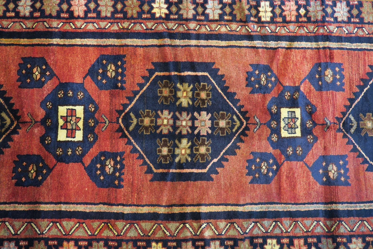 2'8'' x 9'7'' Persian Hamadan Runner