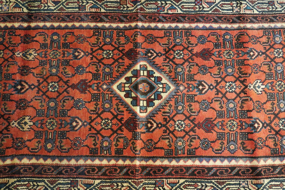 2'9'' x 9'7'' Persian Hamadan Runner