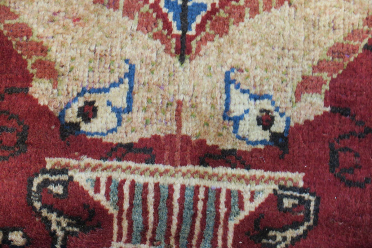 5' 6" x 8' 9" Persian Shiraz Rug