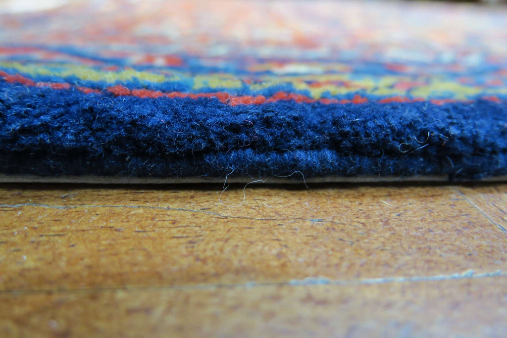 6' 9" x 10' 5" Persian Sarouk Rug