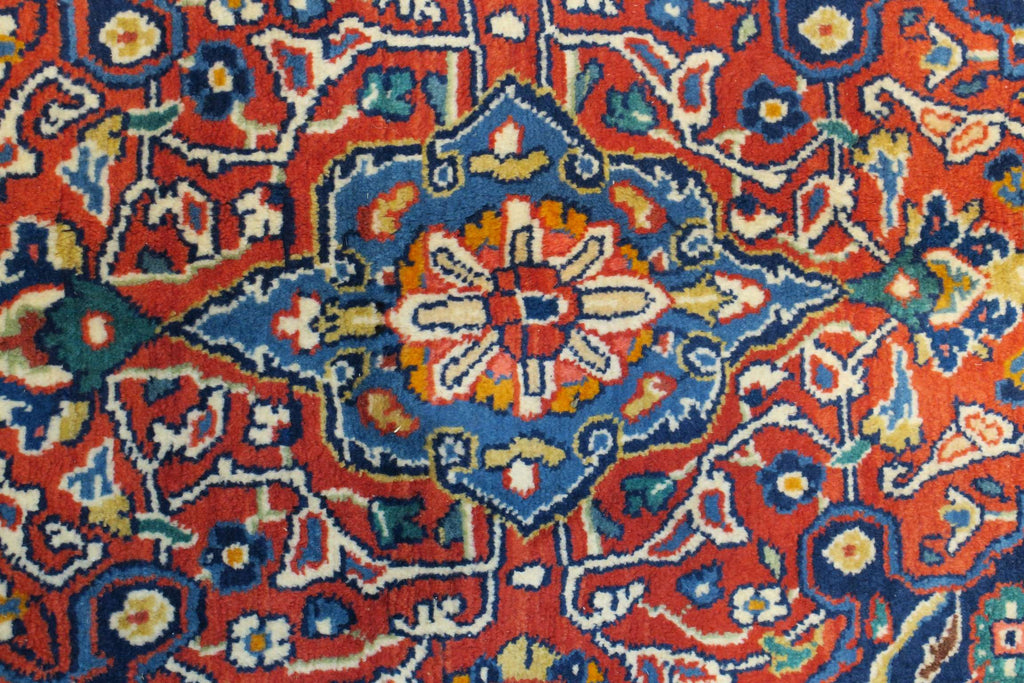 6' 9" x 10' 5" Persian Sarouk Rug