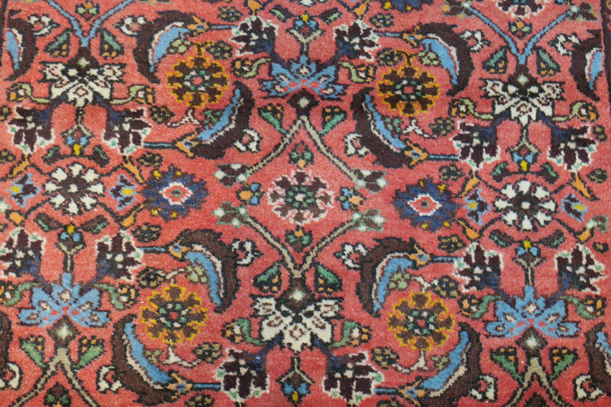2' 7" x 3' 5" Persian Hamadan Rug