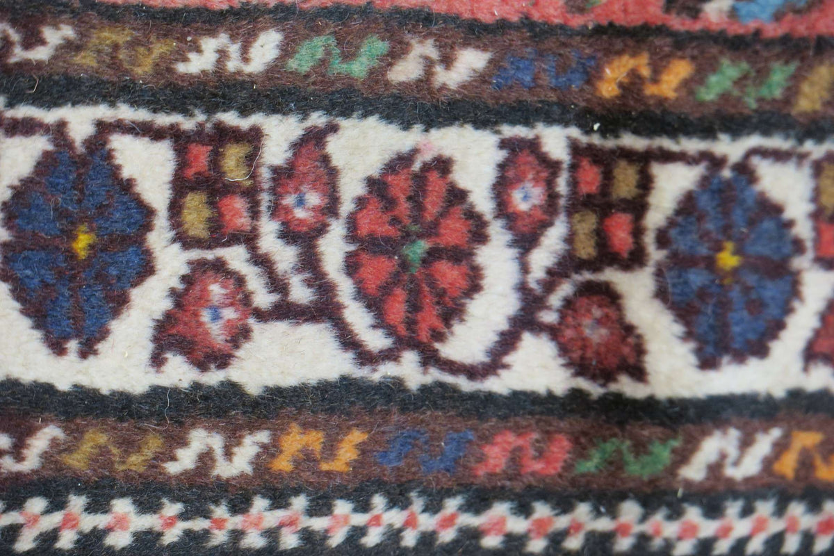 2' 7" x 3' 5" Persian Hamadan Rug