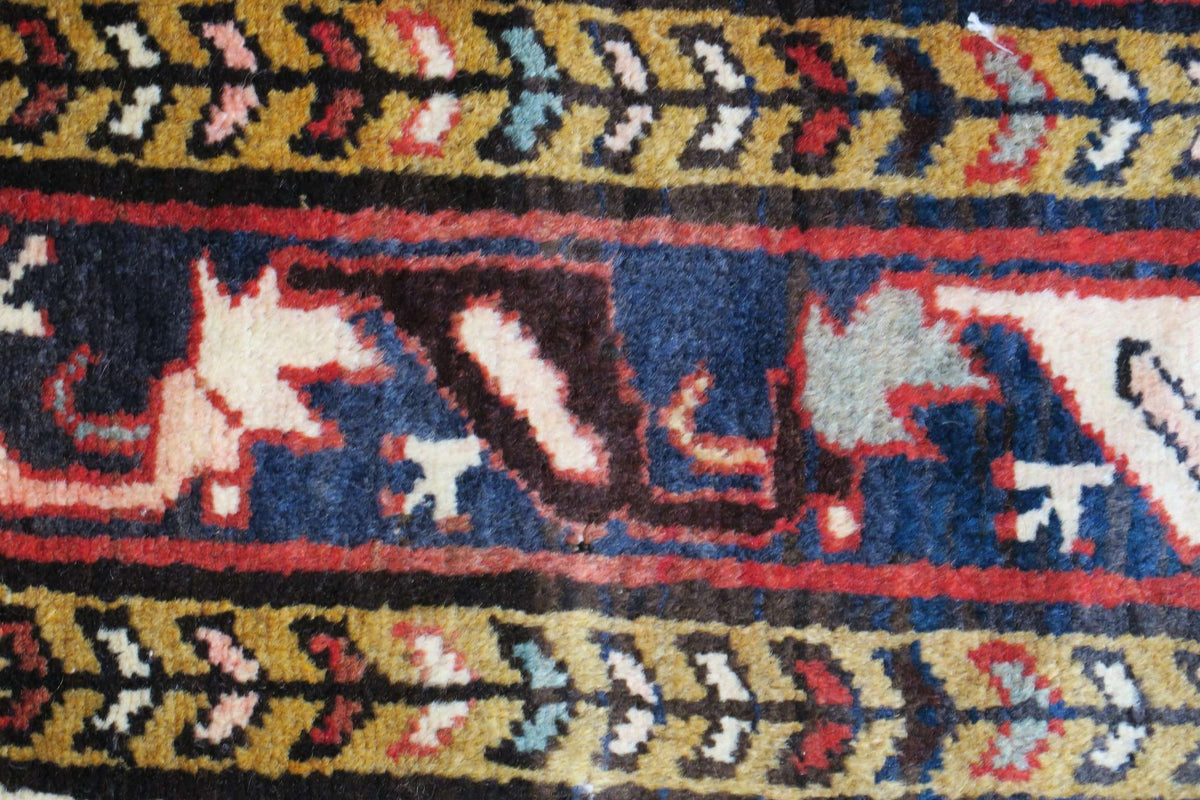 5' 1" x 6' 8" Persian Hamadan Rug