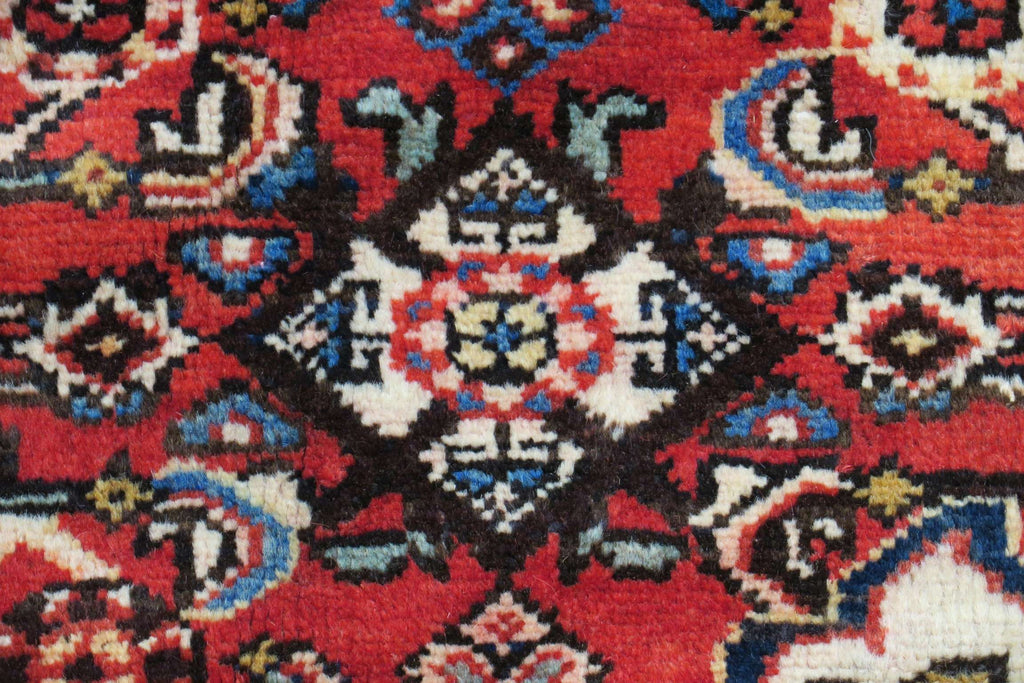 5' 1" x 6' 8" Persian Hamadan Rug