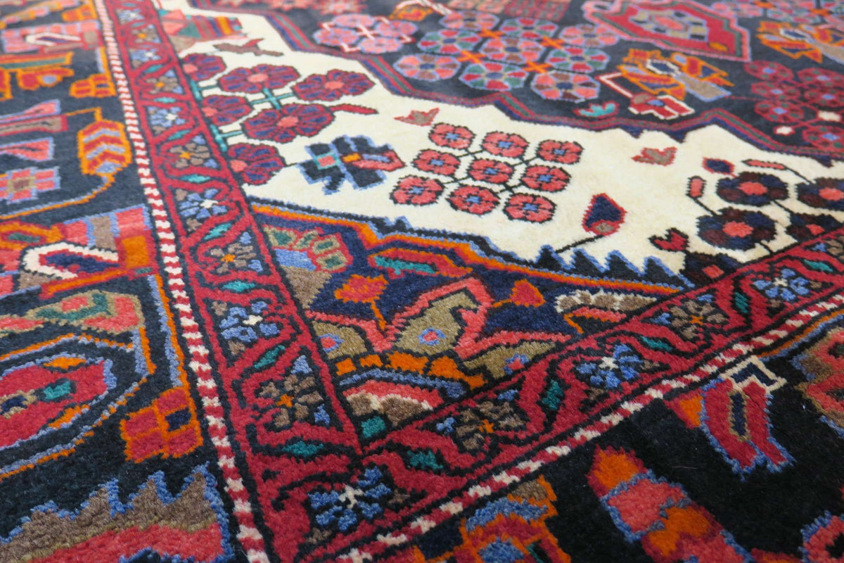 5' 2" x 7' 6" Persian Hamadan Rug
