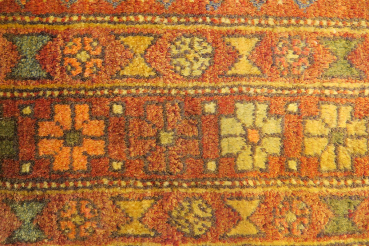 4' 2" x 6' 5" Persian Zanjan Rug