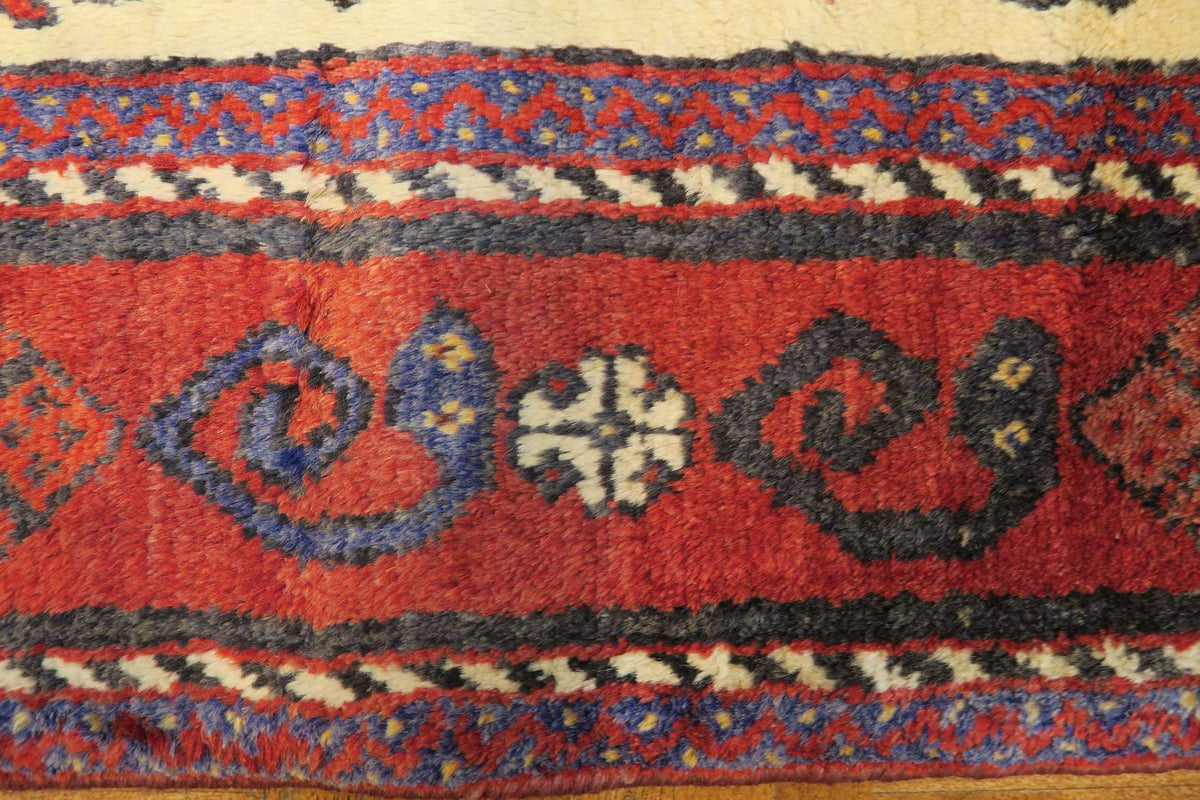 5' 1" x 6' 7" Persian Sirjan Rug