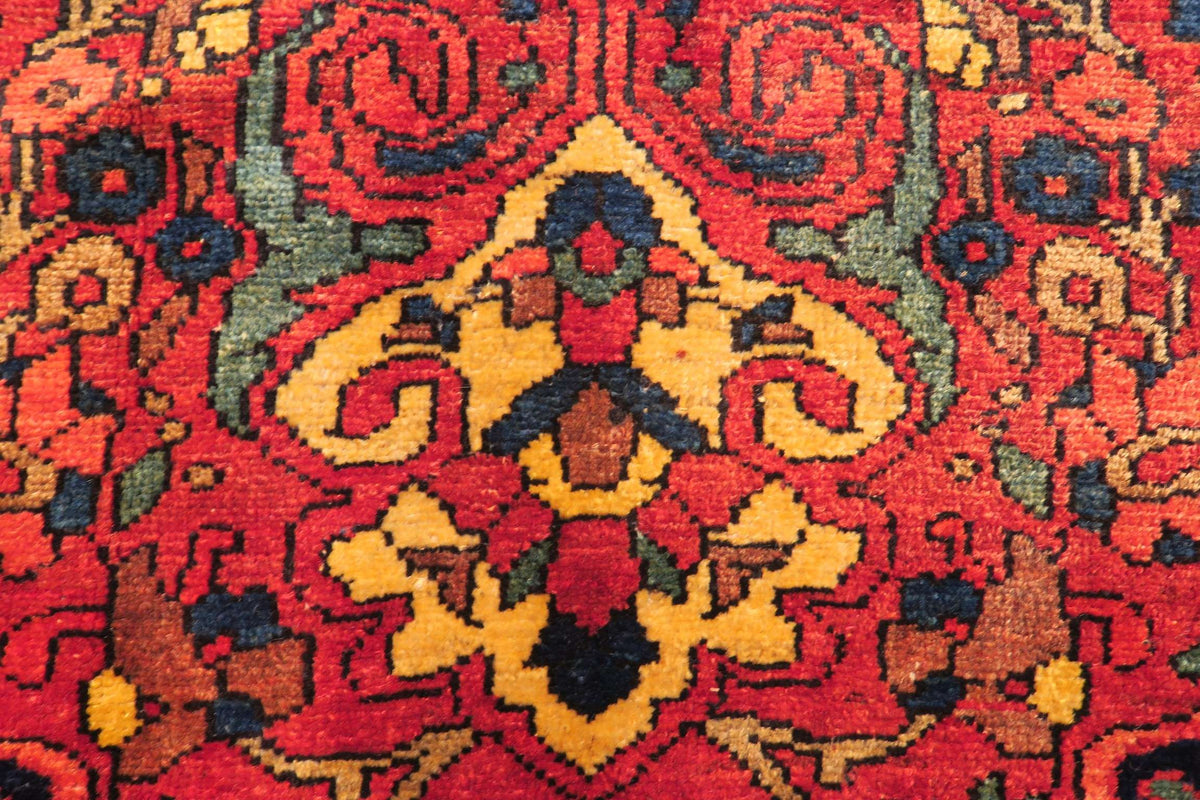 4' 8" x 6' 8" Persian Bakhtiar Rug